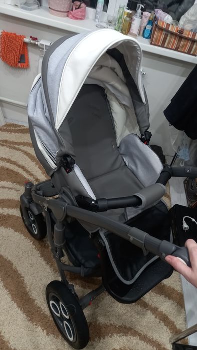 Продам детскую коляску