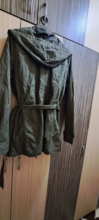 Trenci dama primăvara