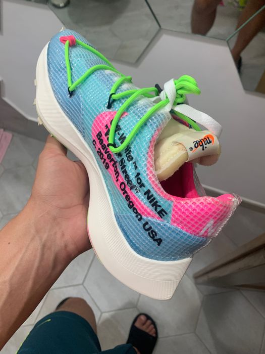Nike X Off-White
Zoom Vapor