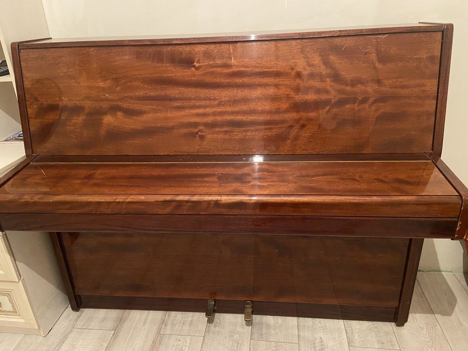 срочно поодам пианино