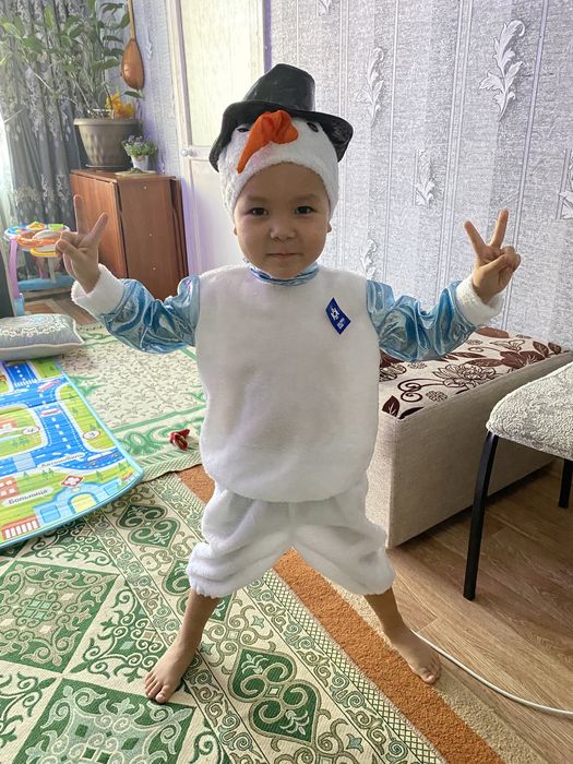 Продам костюм снеговика