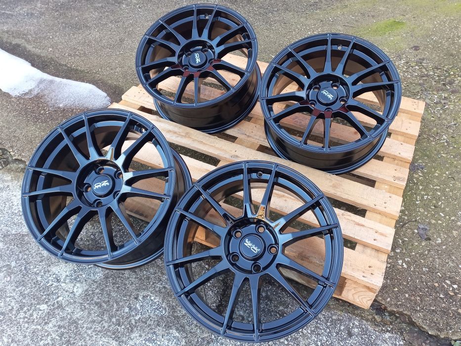 17.5x100 O.Z Piano Black  Toyota Subaru Audi A1 A3 Golf Bora Tiago Чисто Нови.