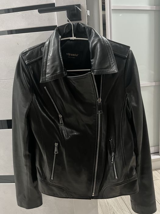 продам оригинальную кожаную куртку