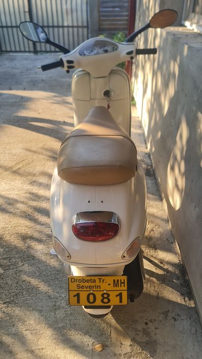 Vand scuter Piaggio Vespa ET2 - 50CC