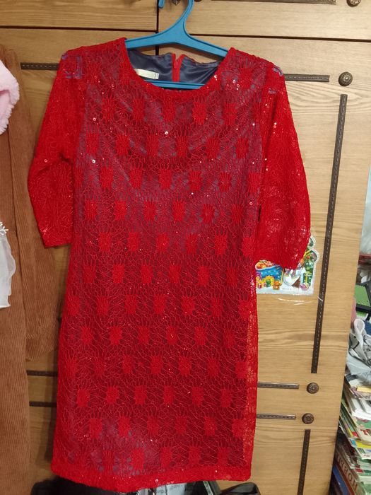 Платья разные женские