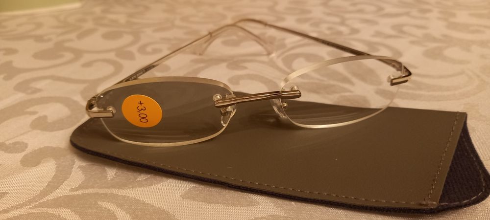 Нови немски очила за четене + 3,0 диоптъра, шарнир, кожен калъф