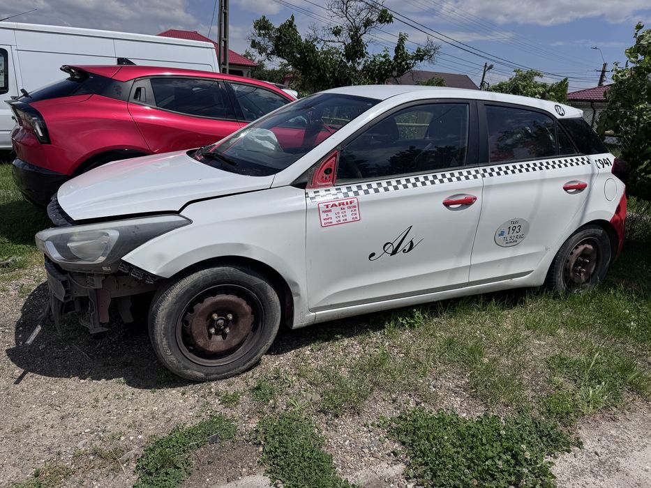 Dezmembrez Hyundai i20 GB 1,2 benzina cod motor G4LA 2014-2020