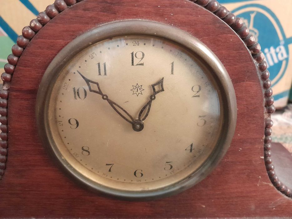 Винтидж настолен часовник Junghans