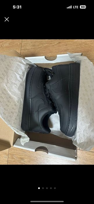 Продам кроссовки в оригинале