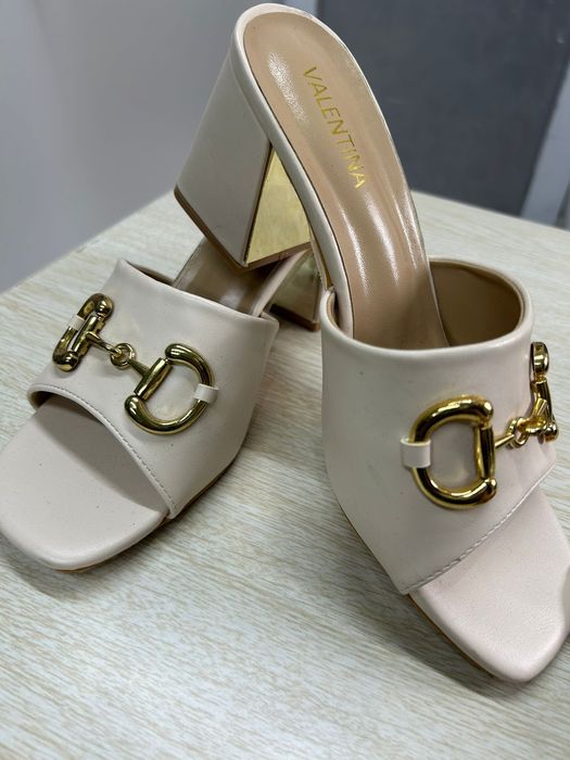 Туфли бежевые  38 размер