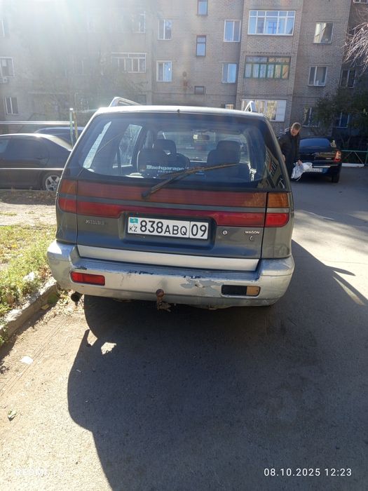 Продам Мицубиси Спейс вагон