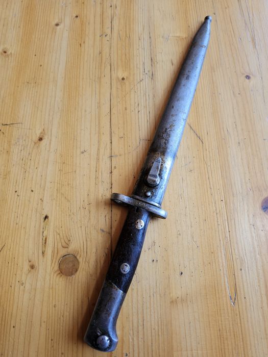 Югославски щик с кания