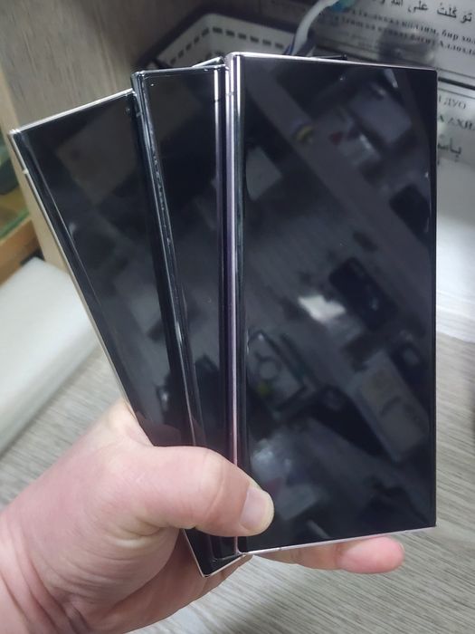 Samsung S23 Ultra xotirasi 12/256GB