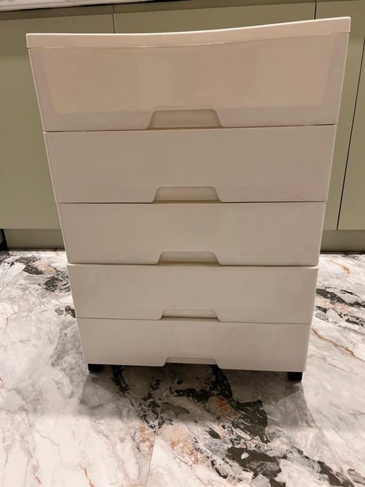 Пластиковый шкафчик