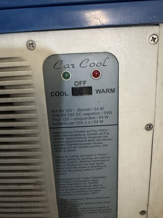 Хладилна кутия за автомобили с функция за отопление и охлаждане