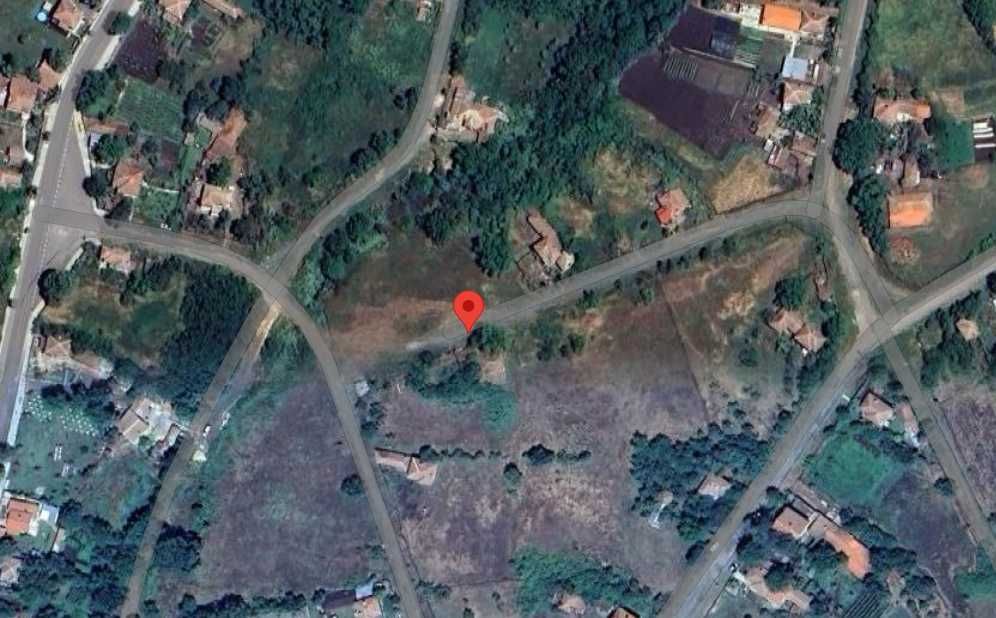 Двуетажна къща с голям парцел в село Загорци