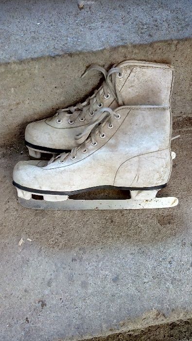 Зимни кънки за лед