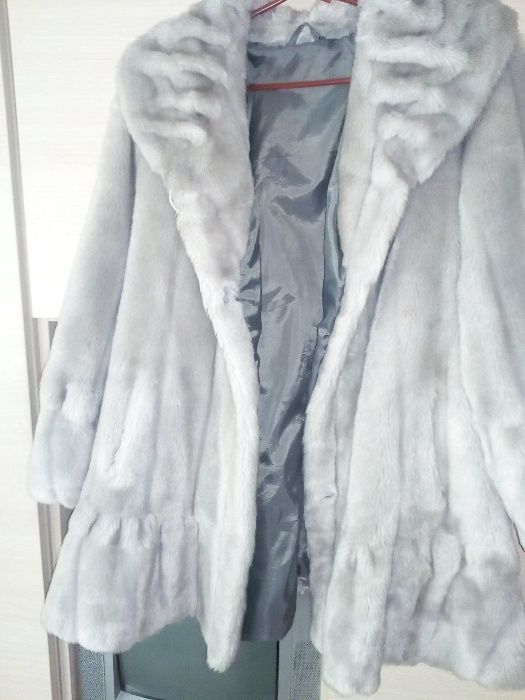 Елегантно дамско палто от еко кожа