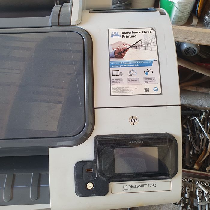 Принтер HPT790 Продам сатам