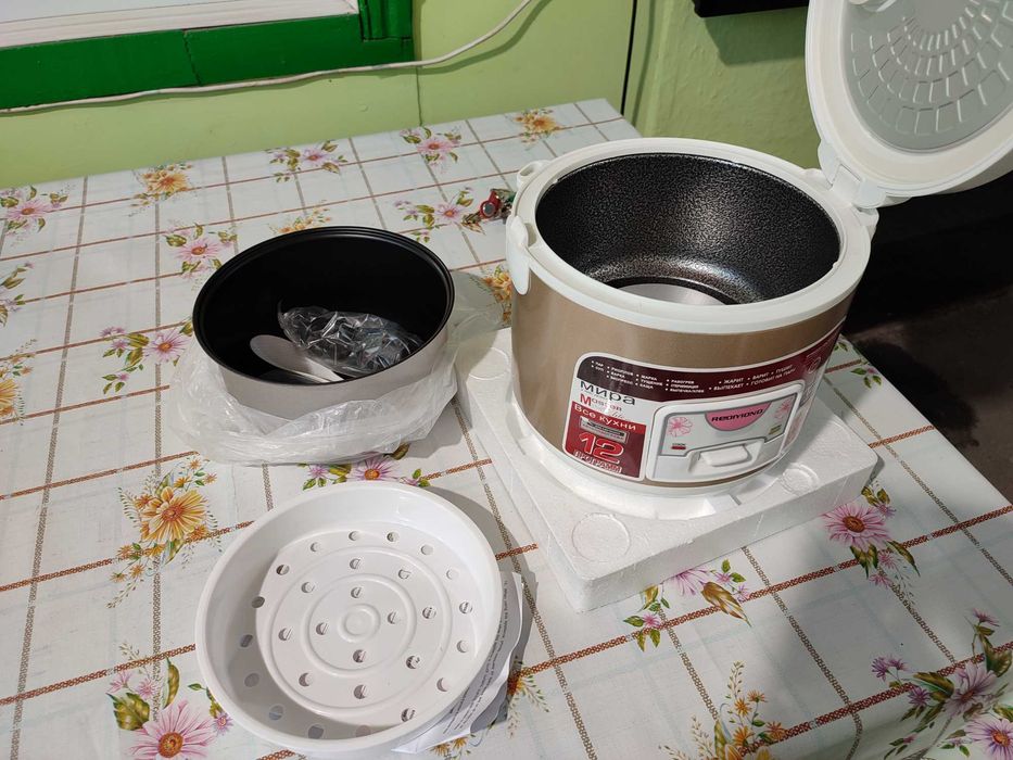 Мультиварка новая