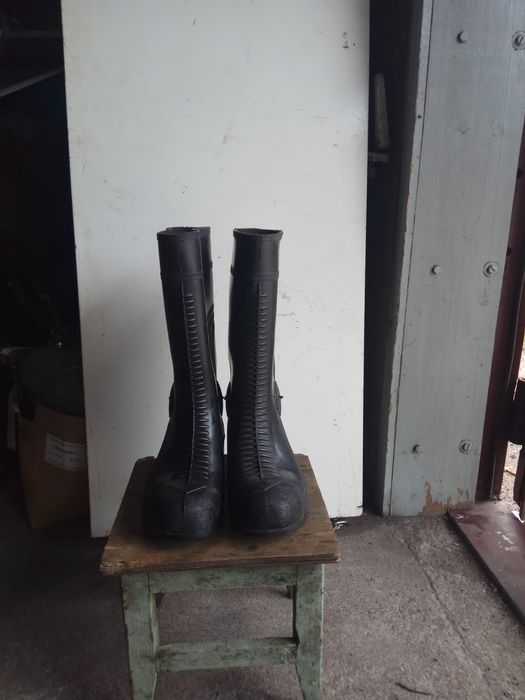 Резиновые сапоги