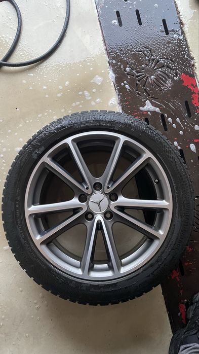 Оригинални джанти 18’ със зимни гуми за Мерцедес