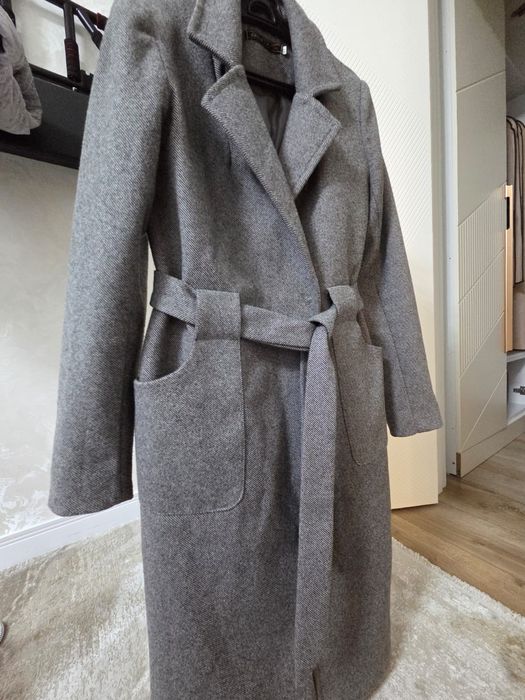 Драповое пальто серое