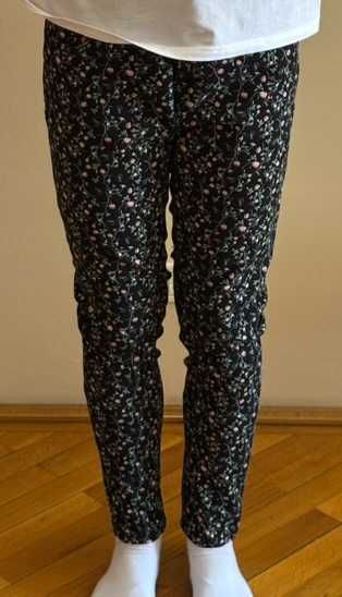 Pantalon slim fit, strech, cu flori, masura 40