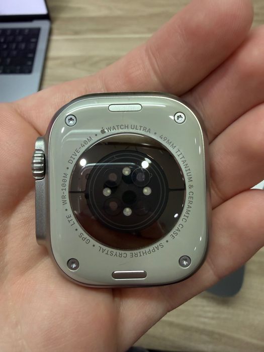 Apple Watch Ultra (1 Generation) + Дополнительный оригинальный ремешок