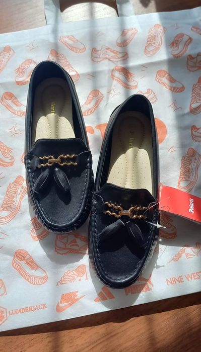 Продам новую обувь