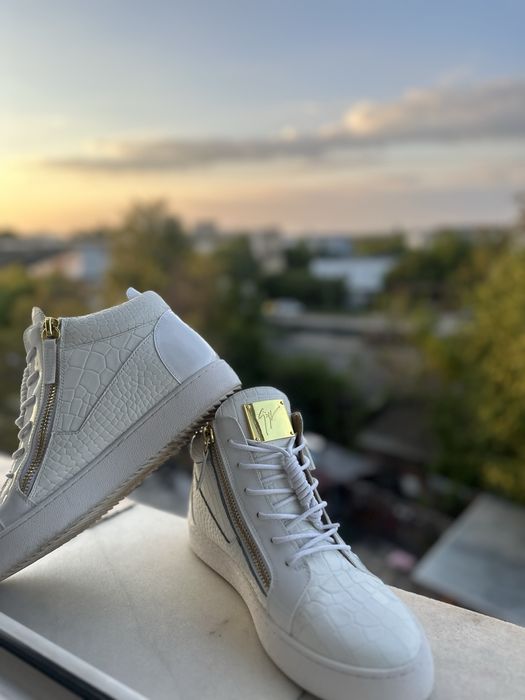 Giuseppe Zanotti- Mid