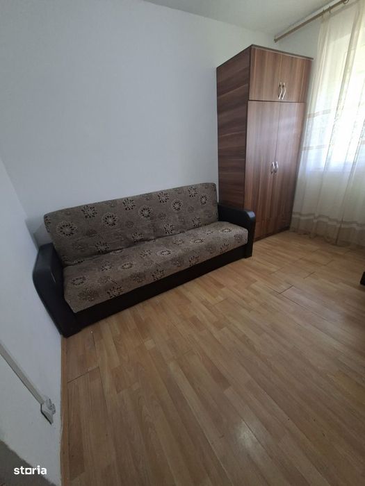 Garsonieră cu Baie, Podu Roș - Cantemir, Etaj 1