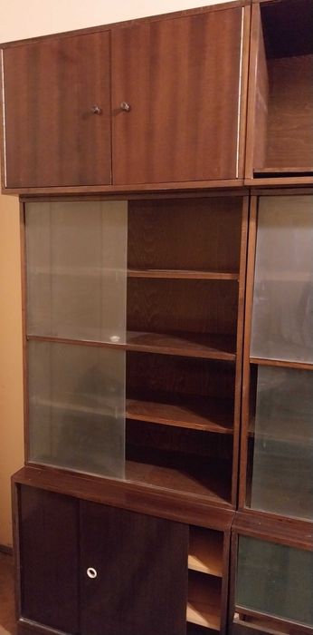 Biblioteca pentru carti si depozitare