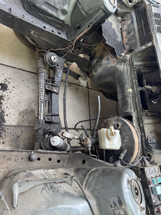 BMW E30 без мотора без коробки