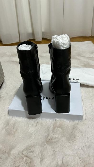 Cizme dama Furla!