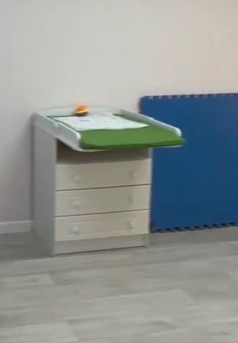 Пеленальный столик