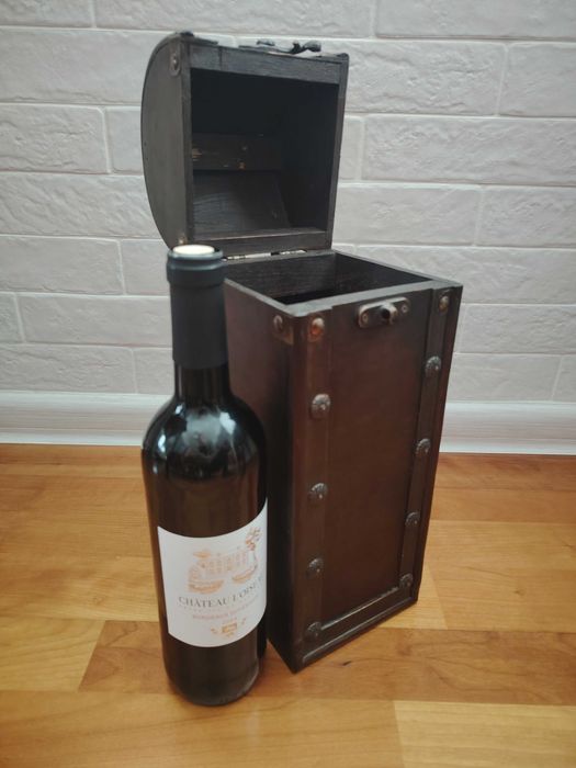 Ретро дървена кутия за бутилка вино или уиски