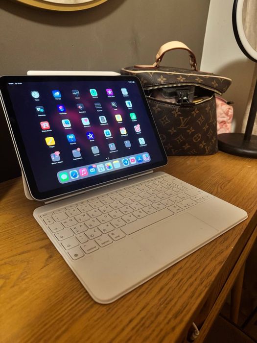 Apple iPad Air 11” M3 256GB + Magic Keyboard + Apple Pencil Pro