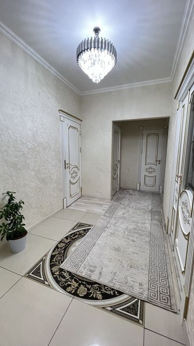 SROCHNO kvartira sotiladi Sergeli-4 3/2/5