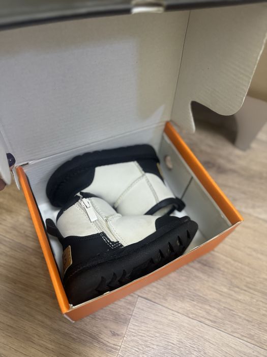 Продам детские зимние сапожки