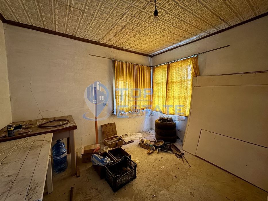 Тухлена къща с кладенец в село Добри дял, област Велико Търново