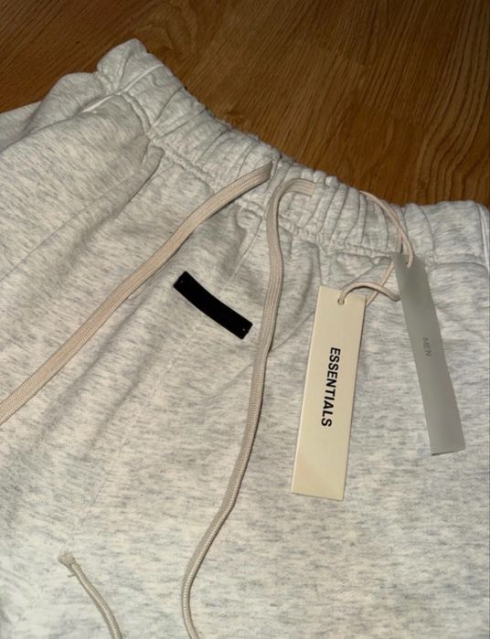 Pantaloni scurti Essentials