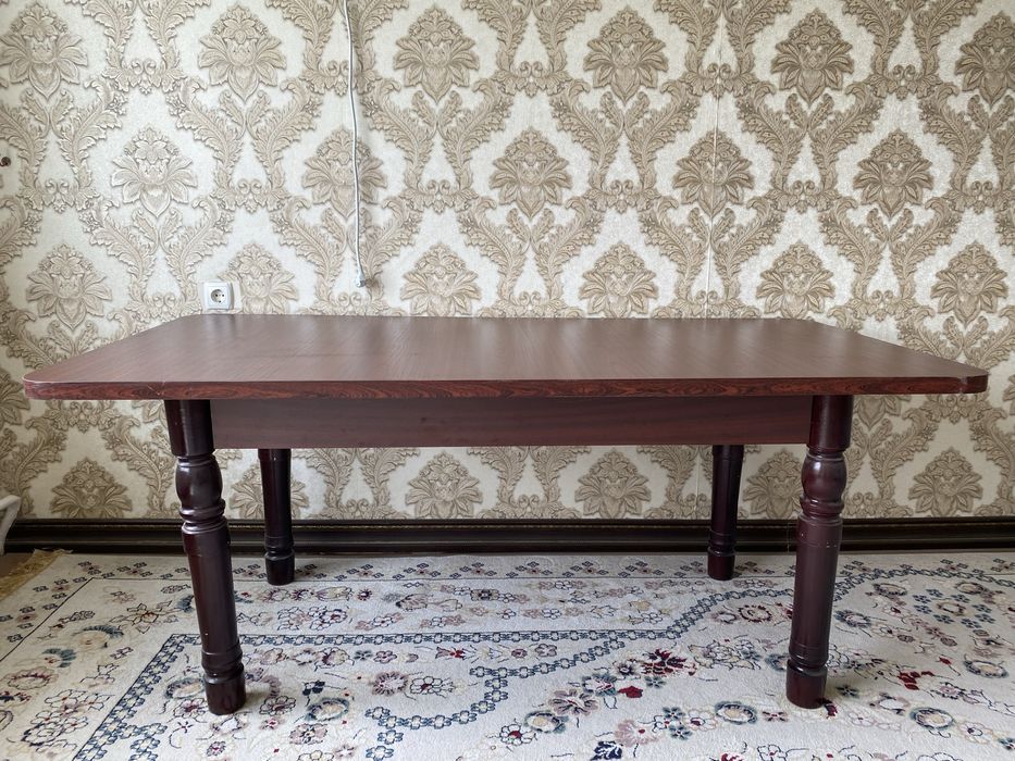 Стол для кухни.