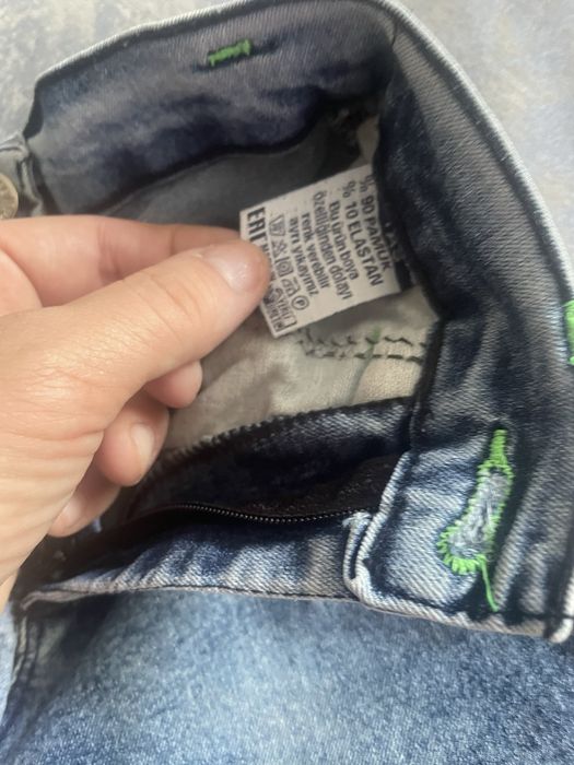 Продам шорты джинцовые  на мальчика