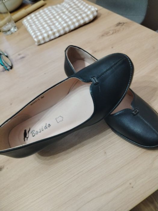 Продавам обувки пролет есен