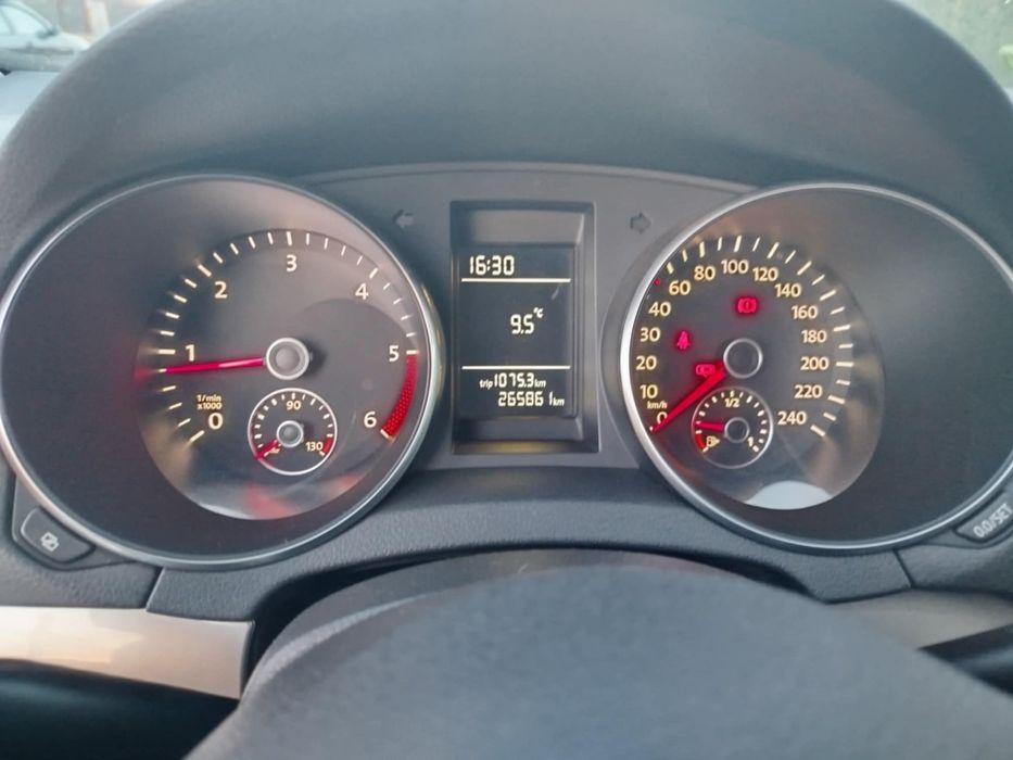 VW GOLF 6 1.6 TDi 2010г