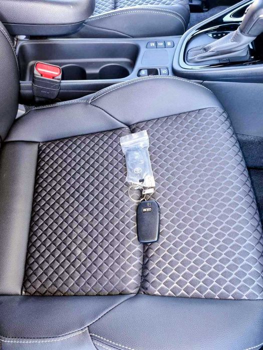 Тойота Ярис хибрид, 1,5/Toyota Yaris hibrid 1,5