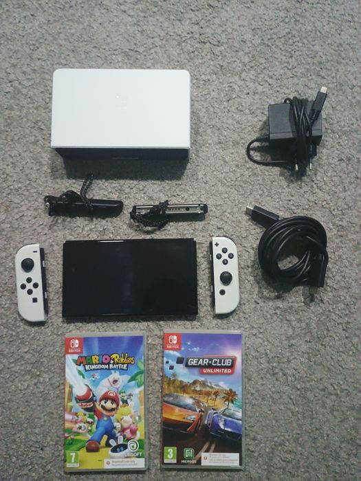 Vând Nintendo switch oled