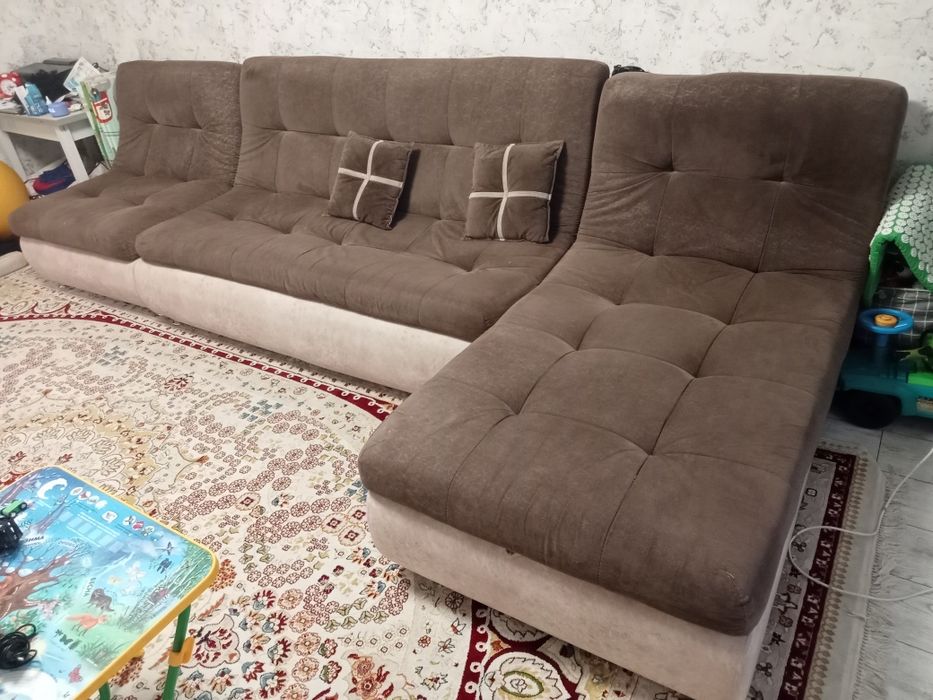 Продадим диван пума 3.5 метра