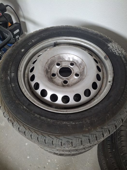 Set 4 jante de oțel 16 inch - 215/65 R16 (Anvelope incluse)